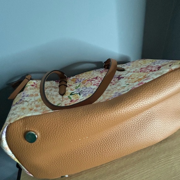 Dana Buchanan Floral Crossbody Satchel with Tan Accents - Picture 9 of 9